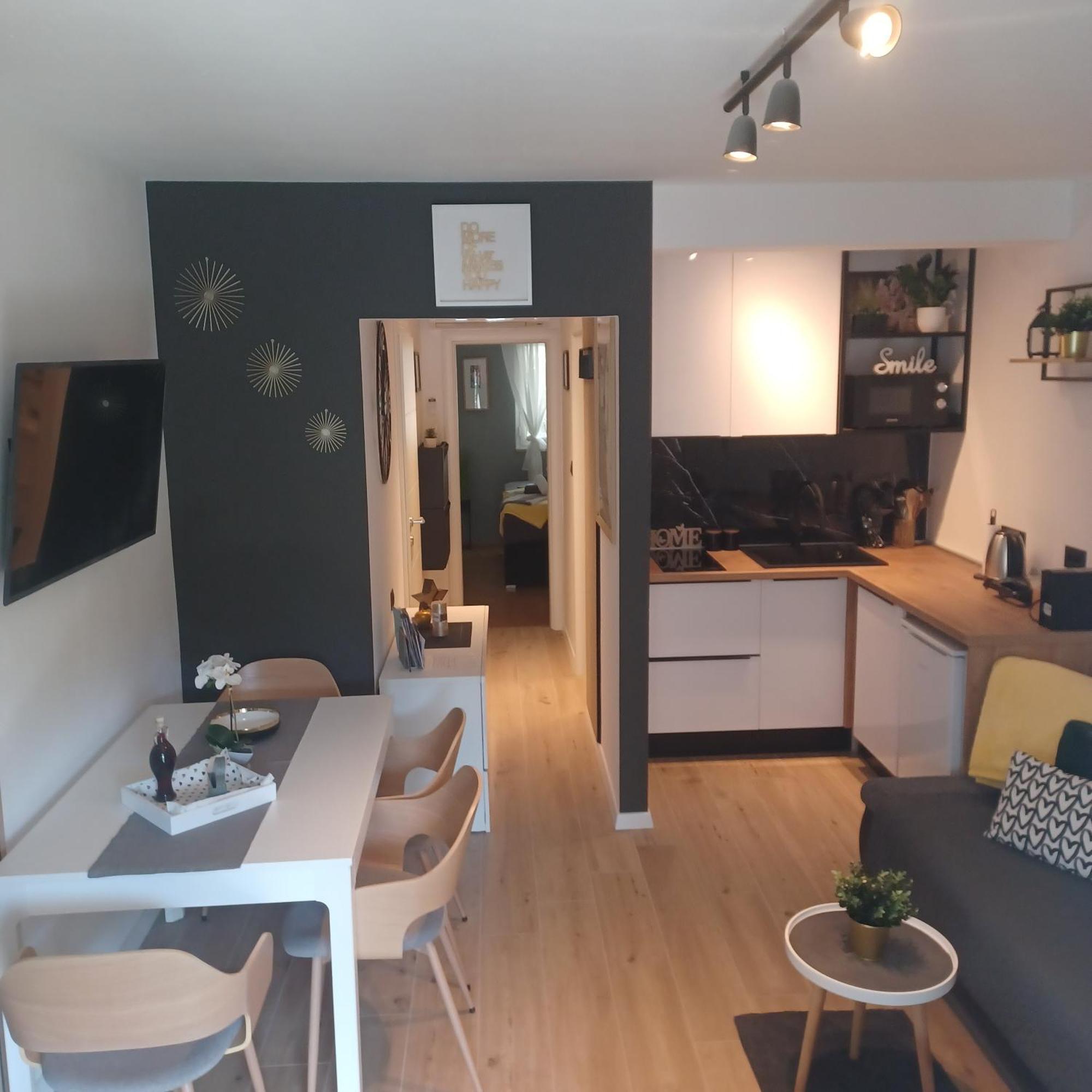 Amare Apartments Bobovisca Eksteriør billede